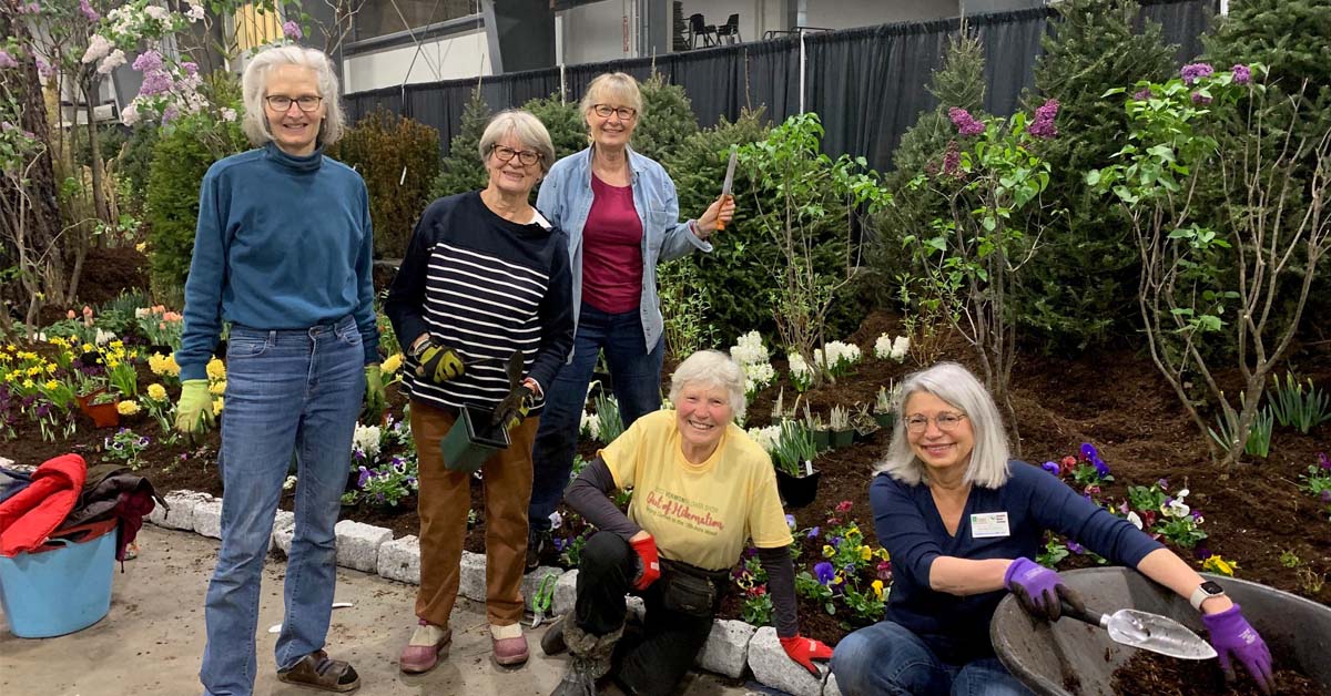 What's Buzzing UVM Extension Volunteers Help Make Vermont Flower Show a